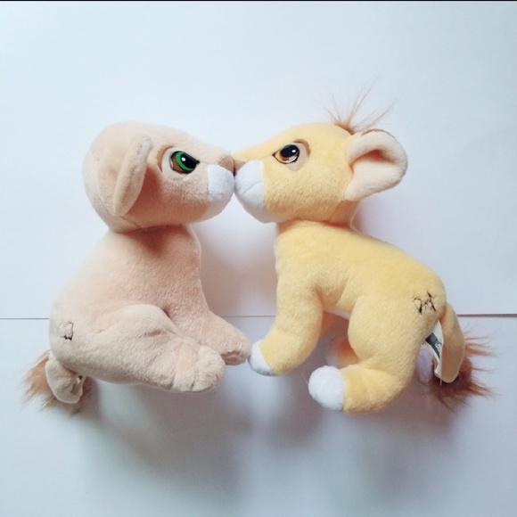 lion king kissing simba and nala